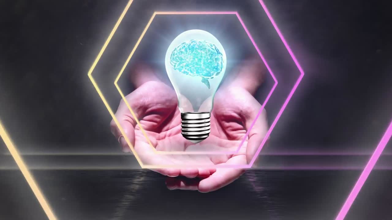 검은 바탕에 있는 백인 남자의 손 위에 뇌를 가진 전구 위에 네온 육각형의 애니메이션