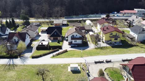 beautiful detached houses in a perfect neighbourhood