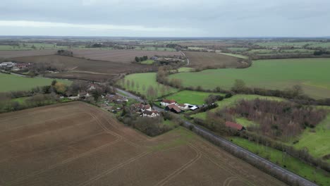 Bauernhoffelder-In-Der-Nähe-Von-Fyfield,-Essex-Drohne,-Antenne,-Blick-Aus-Der-Luft,-Vogelperspektive