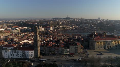 Torre-De-Los-Clérigos-Y-Ciudad-De-Oporto,-Portugal