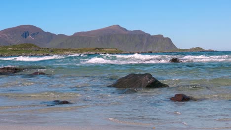 Strand-Die-Lofoten-Inseln-Sind-Ein-Archipel-In-Der-Grafschaft-Nordland,-Norwegen.