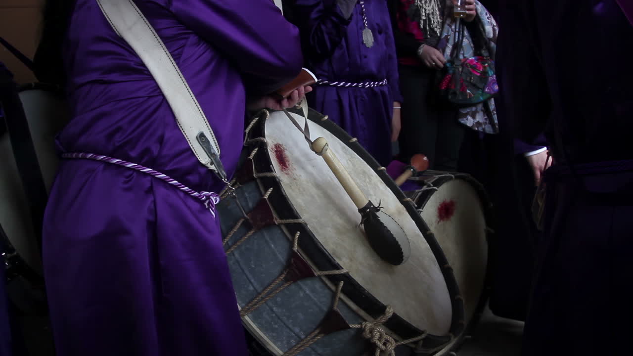 tambores de pascua en calanda españa