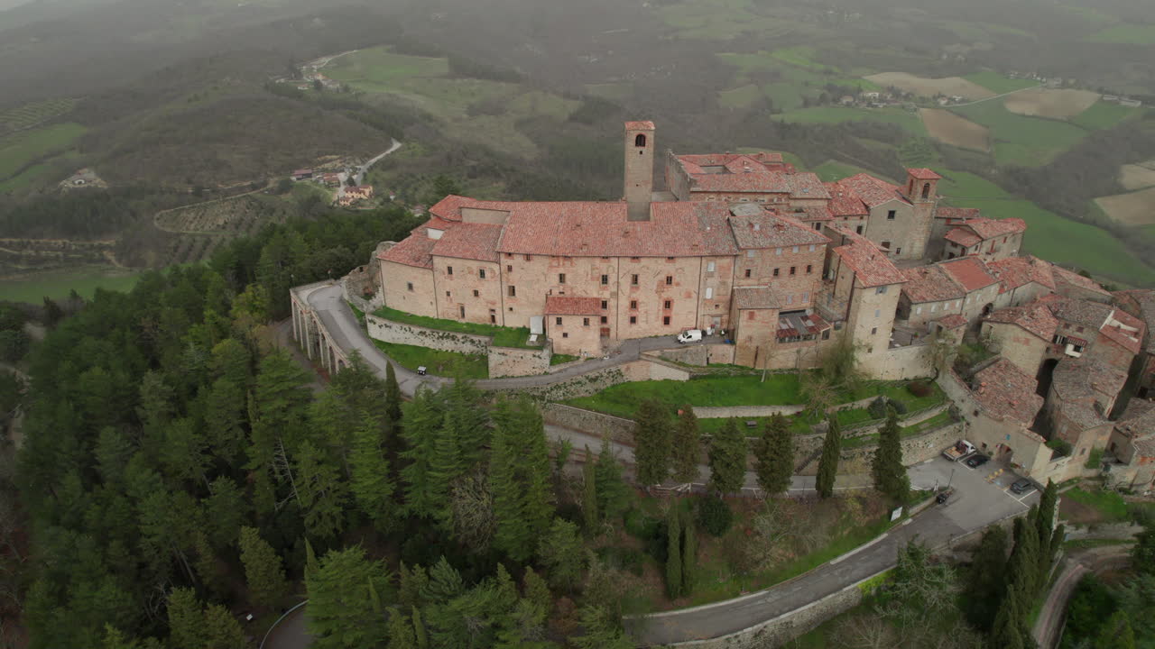 descubriendo umbría desde el aire: monte santa maria tiberina en perspectiva aérea