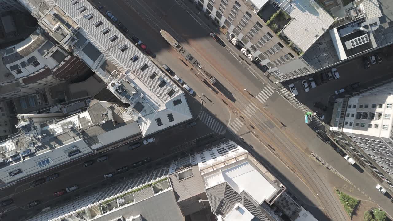 드론이 밀라노의 토레 벨라스카 (torre velasca) 에서 촬영한 영상입니다.