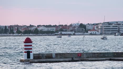 Windiger-Tag-In-Zadar,-Kroatien-Und-Städtische-Küstenaufnahmen