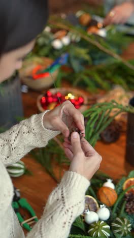la fabricación de decoraciones navideñas