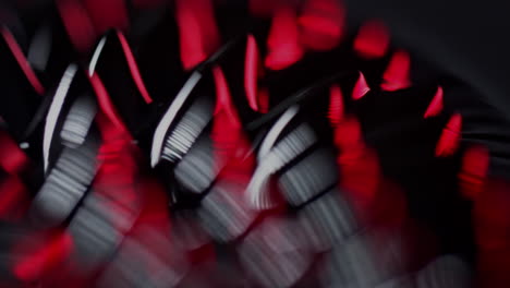 picos de formación de fluidos en una atmósfera abstracta oscura