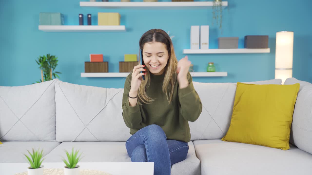 좋은 소식, 어린 소녀는 기 ⁇ 을 느 ⁇ 니다.