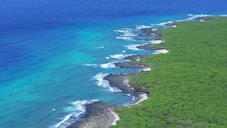 comoros - grande comore - lac salé - fix view on the surrounding beaches