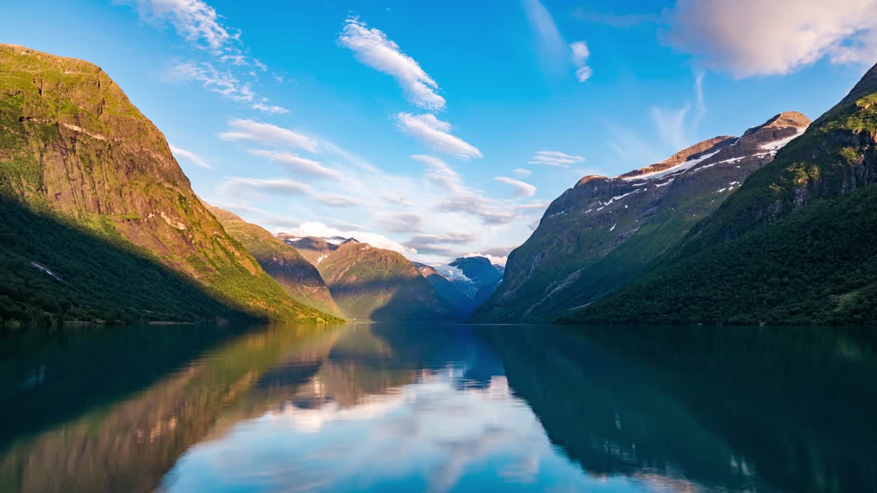 Timelapse de la hermosa naturaleza del lago Lovátnet, Noruega
