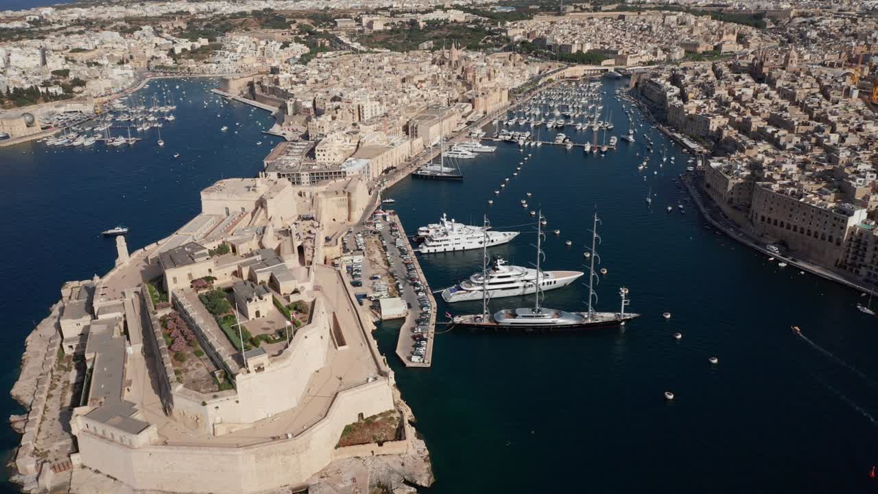버구 시, 마리나, 세인트 젤로 요트, 배, 바다