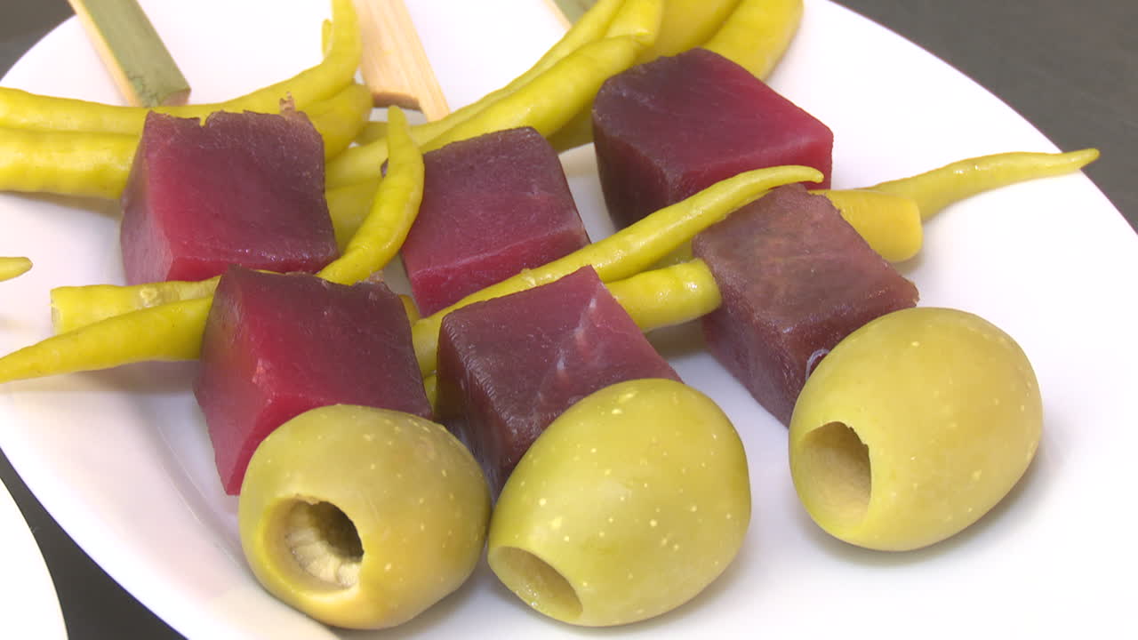 Tuna and Olive Skewers with Green Peppers