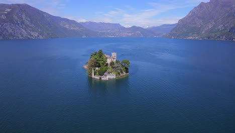 Romantic-picturesque-medieval-little-Loreto-island-in-middle-of-Iseo-lake,-Italy