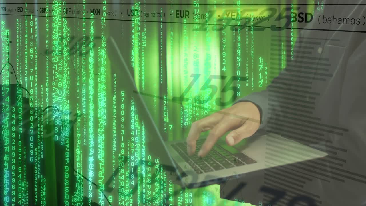 animación del procesamiento de datos sobre un hombre afroamericano usando una computadora portátil por servidores informáticos.