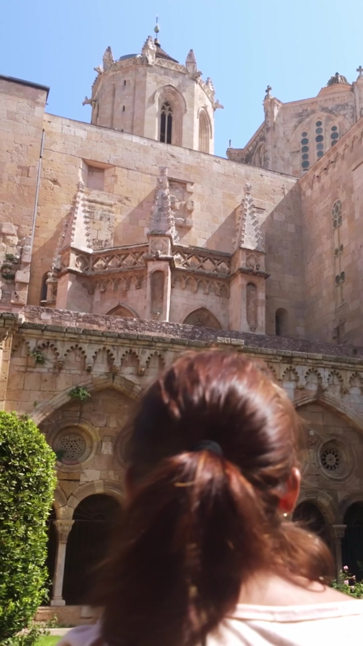 Tarragona, España, 20 de agosto de 2025, Claustro de la Catedral