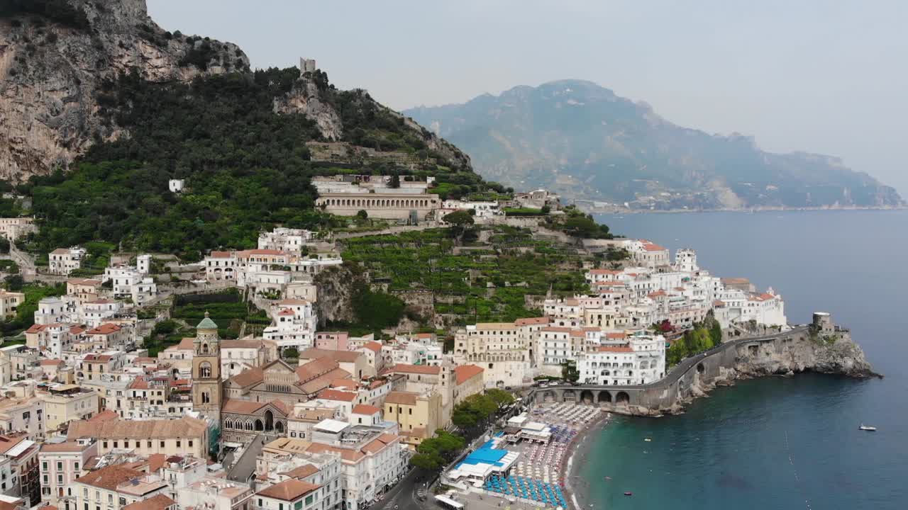 아마플리 코스트 드론 라운드 사이드 샷 메인 해변