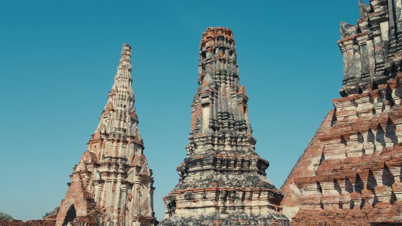 4K Cinematic: Prang at an Ayutthaya Temple