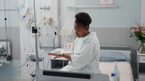 Patient,-clinic-and-thinking-black-woman