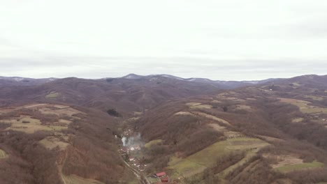 Autumn-landscape-of-the-village-in-the-valley,-Drone-4K