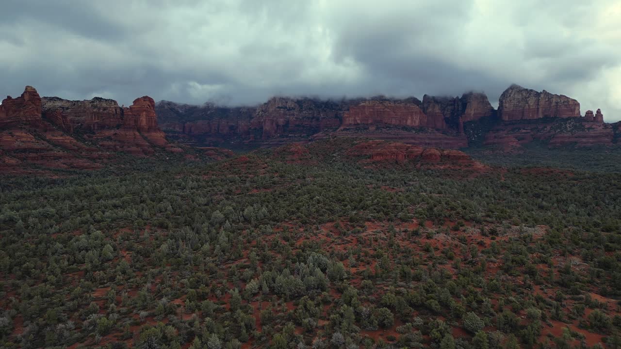 Morning glory Spire panning left in Sedona on a moody cloud cover winter day
