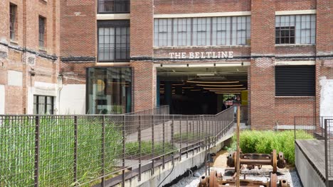 Wide-shot-of-Atlanta's-Beltline-entrance-from-Ponce-City-Market