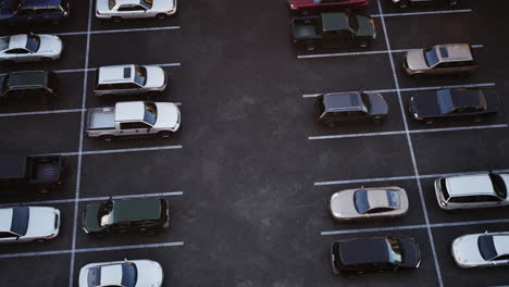 vista aérea de un estacionamiento