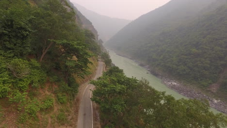 Car-is-driving-on-the-mountains