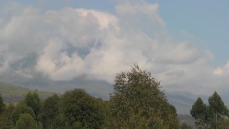 A-beautiful-time-lapse-of-the-Virunga-volcanoes-on-the-Rwanda-Congo-border