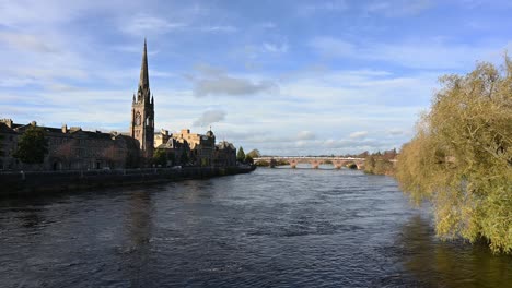 Beautiful-autumn-scene-of-Perth-and-River-Tay-on-a-sunny-day--Static-shot