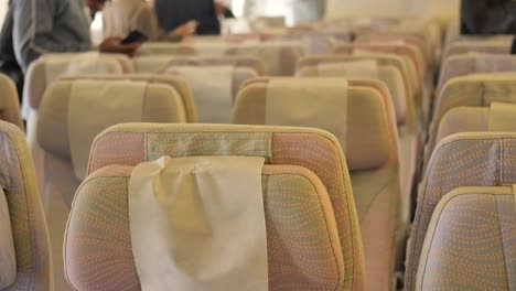 asientos de avión: interior de la cabina de clase económica
