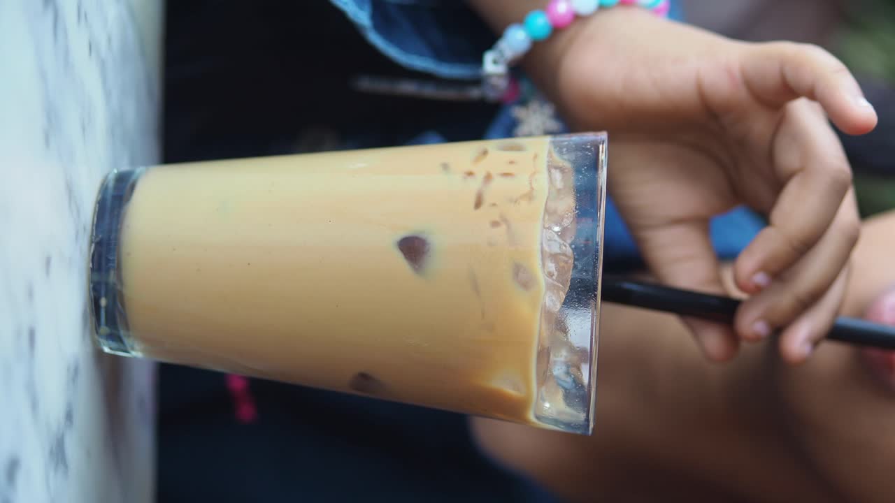 Caffè freddo in un bicchiere