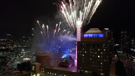 Dron-Volando-El-Día-De-Canadá-Fuegos-Artificiales-De-Mississauga