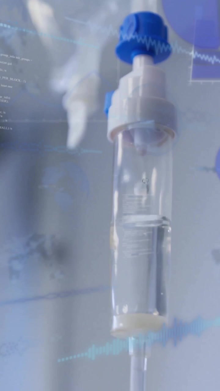 Animazione di elaborazione dati e diagrammi su flebo in ospedale.