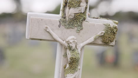 funeral, lápida o jesucristo en la cruz