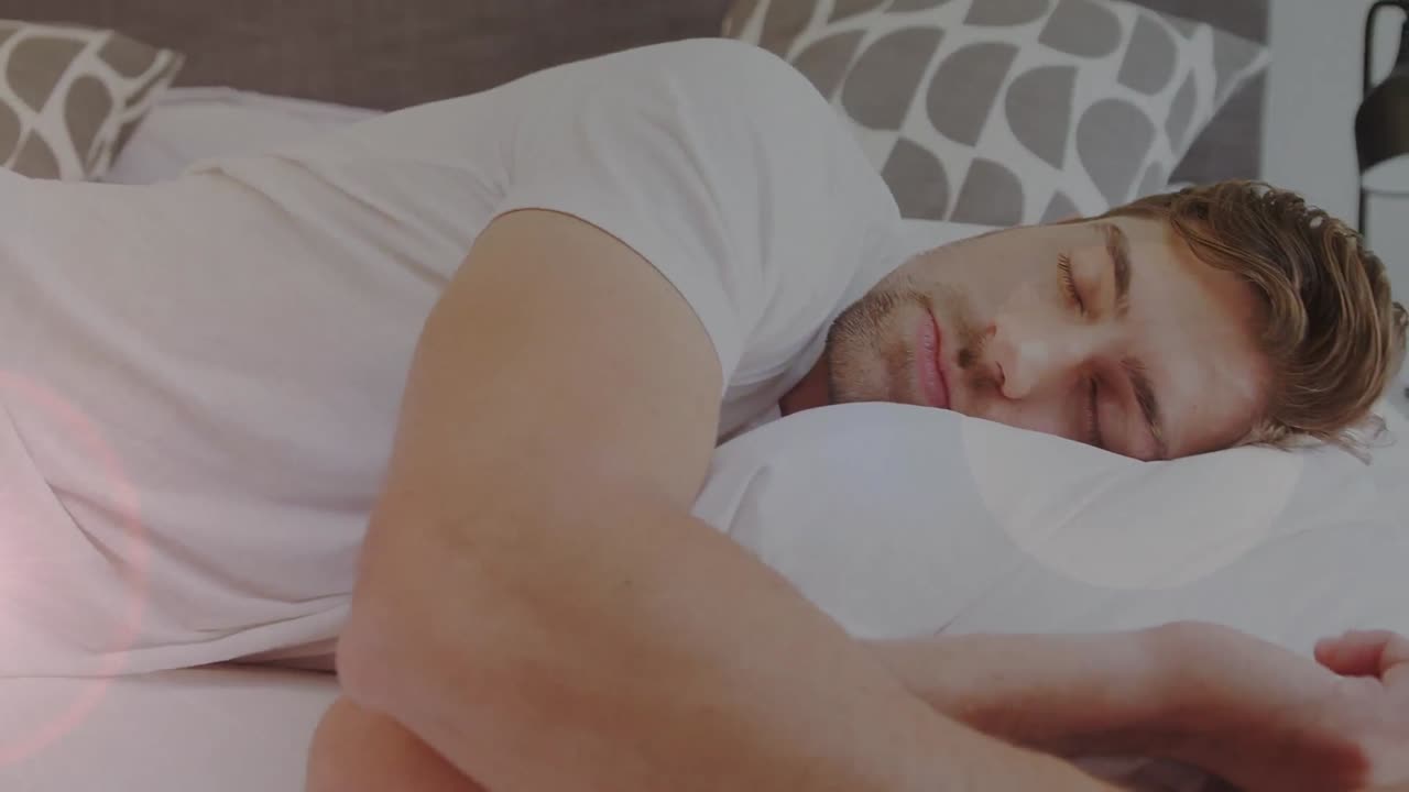 5개의 텍스트와 빛의 스을 포함한 플레어 컬렉션 패키지, 카우카시안 남자가 잠을 자고 있는 장면