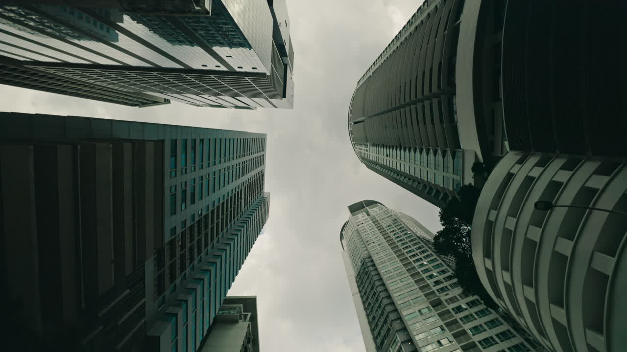 horizonte de la ciudad visto desde abajo