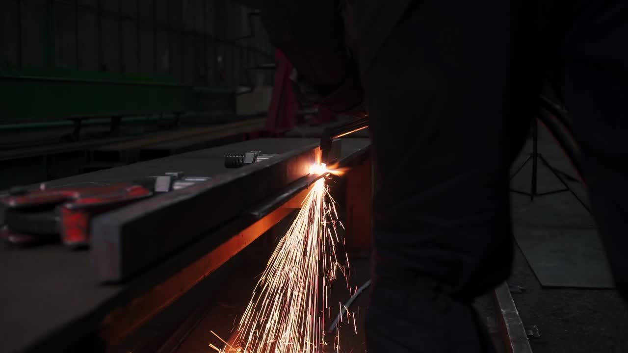 금속 절단 작업