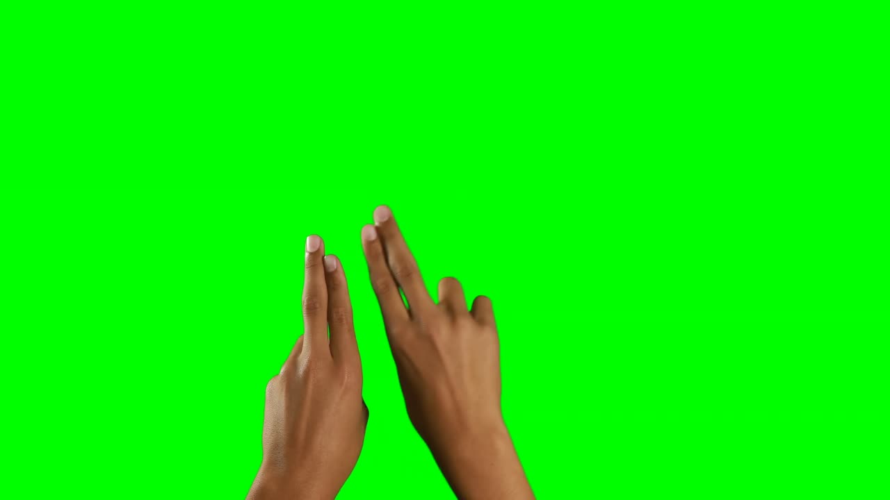 mano fingiendo usar una pantalla invisible