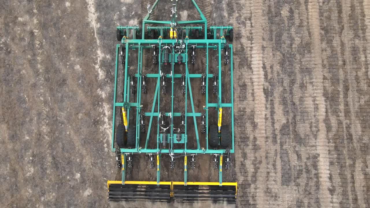 gestión del suelo en la industria agrícola con un nuevo desgarrador profundo.