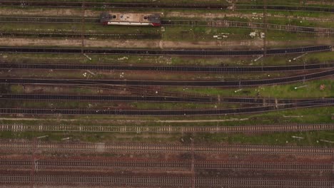 vagón de pasajeros abandonado visto desde arriba