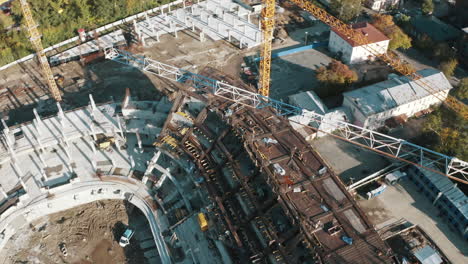 vista aérea del sitio de construcción en la ciudad