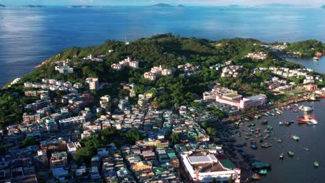 Vista-Aérea-A-Través-De-Cheung-Chau-Tropical-Harbour-Village-Island-Costa-De-Hong-Kong-Dolly-Izquierda