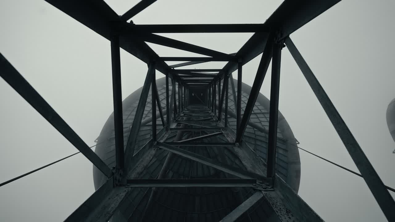 Looking Down Through a Metal Structure in Thick Fog