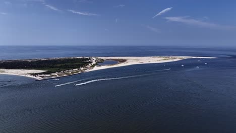 Una-Toma-Aérea-Del-Parque-Estatal-Robert-Moses-En-Nueva-York-En-Long-Island