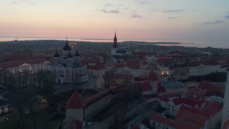 Casco-Antiguo-De-Tallin-Hermoso-Disparo-Con-Drone