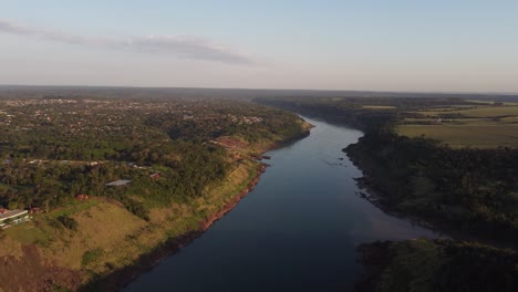 Triple-Frontera-Que-Conecta-Argentina-Brasil-Paraguay-América-Del-Sur-Antena