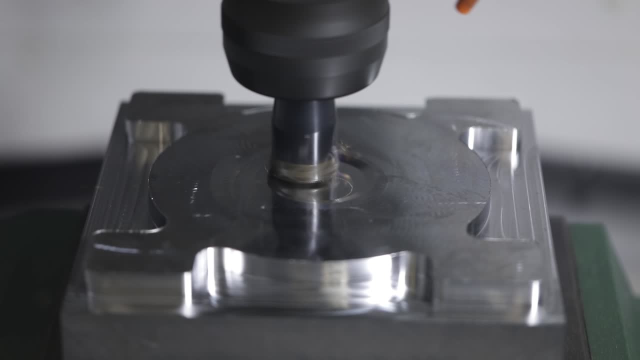 금속 가공 cnc 밀링 머신.