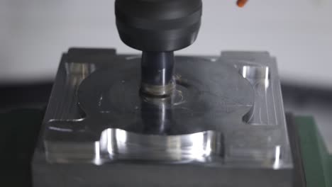 máquina de fresado cnc para el trabajo de metales.