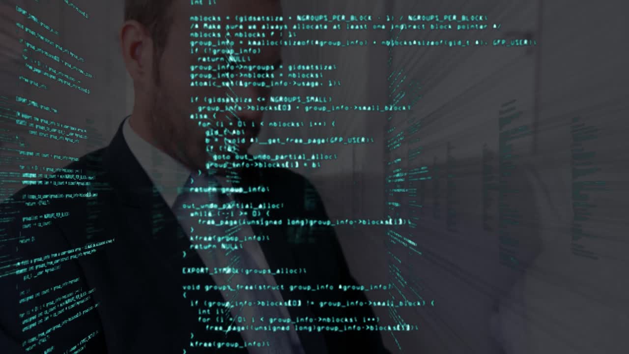 animación del procesamiento de datos sobre un hombre de negocios caucásico que usa una computadora portátil