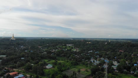 Drone-Volando-Sobre-La-Histórica-Ciudad-De-Bago-En-Myanmar